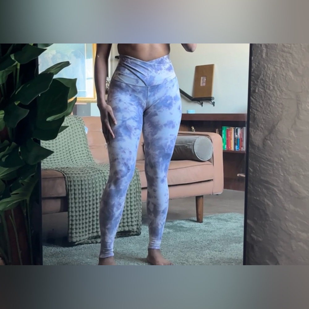 Lululemon lavender high rise Align Crossover V Waist Marble Tie Dye Leggings